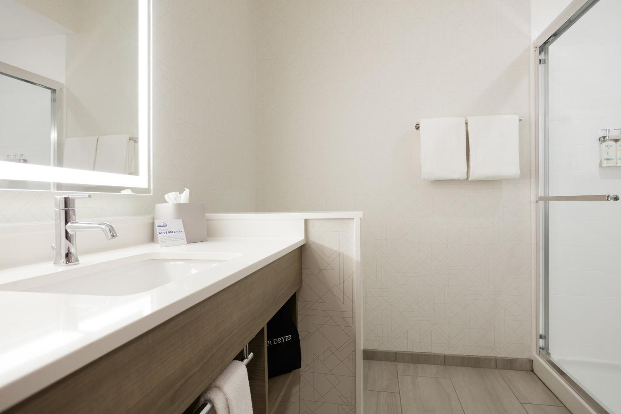 Holiday Inn Express & Suites Memphis East By Ihg Eksteriør bilde